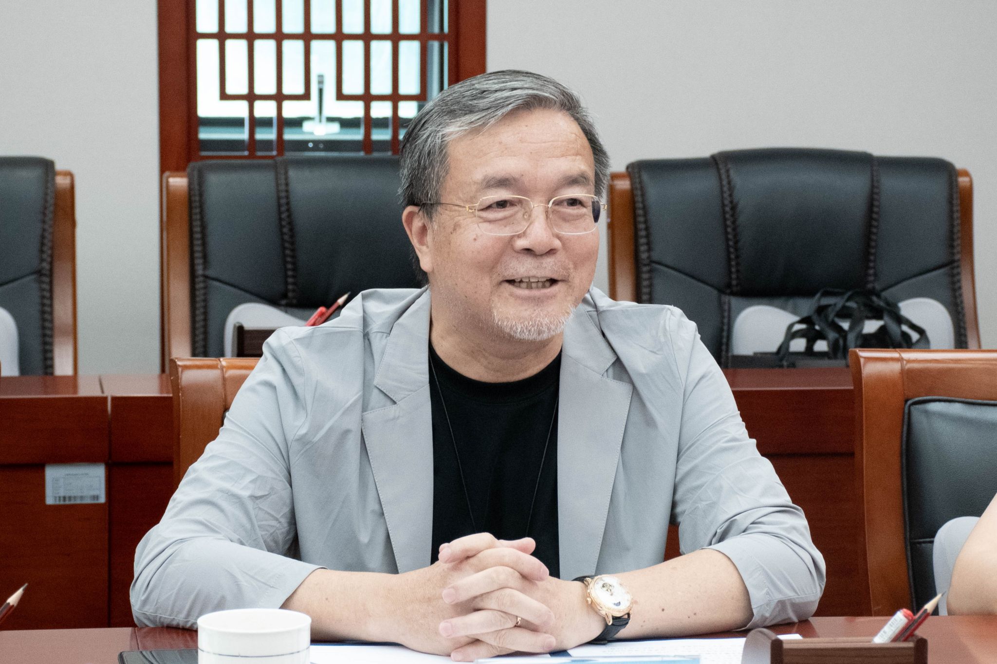 尹教授(裁剪后).jpg